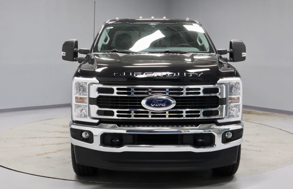 Certified 2025 Ford F350 XLT w/ FX4 Off-Road Package AWD/4WD image 6