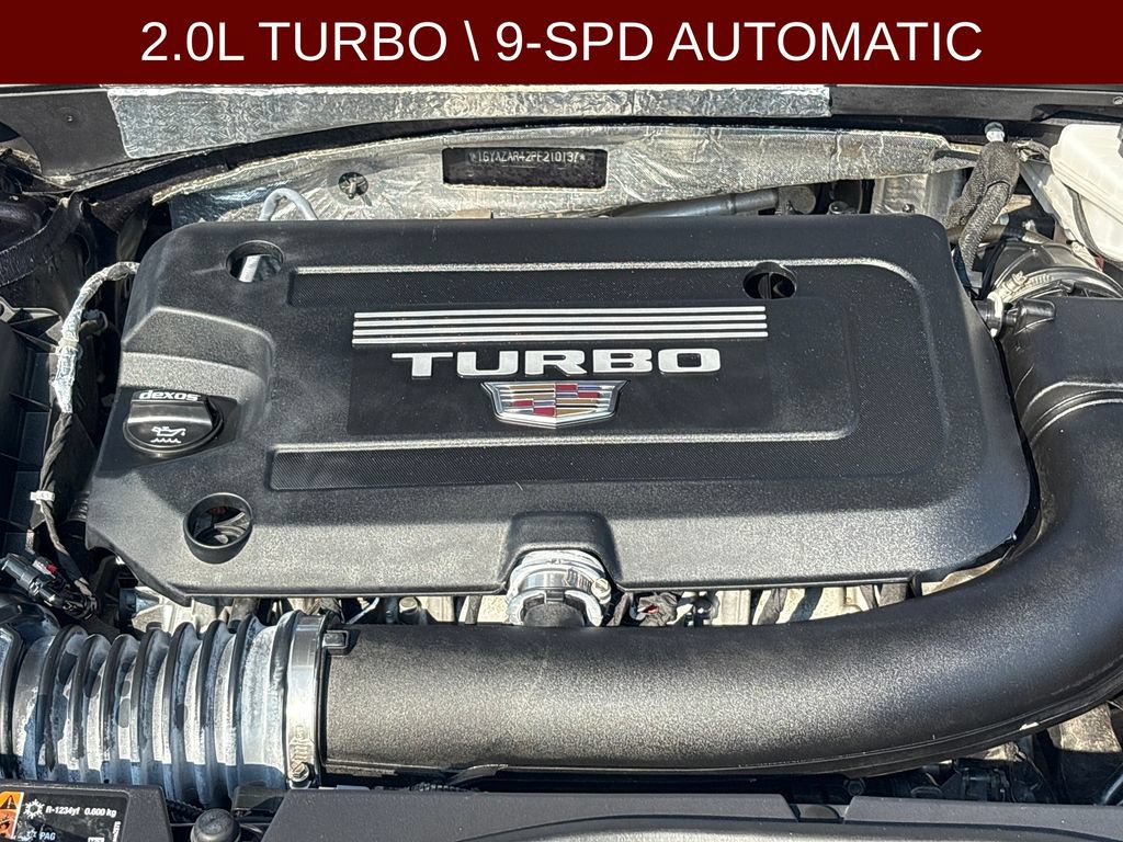 Used 2023 Cadillac XT4 Luxury w/ Cold Weather Package FWD image 3