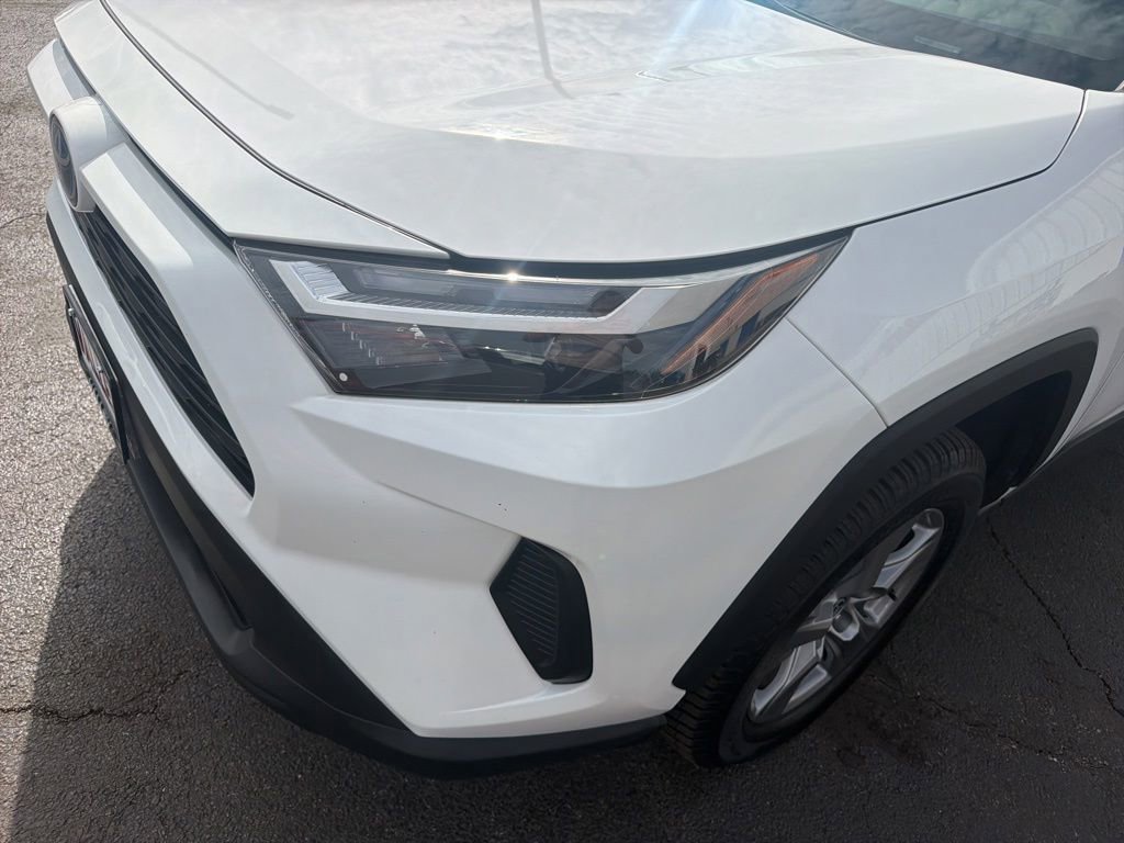 Used 2023 Toyota RAV4 XLE AWD/4WD image 12