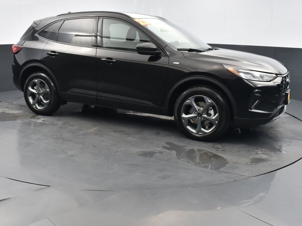 Certified 2025 Ford Escape ST-Line image 6