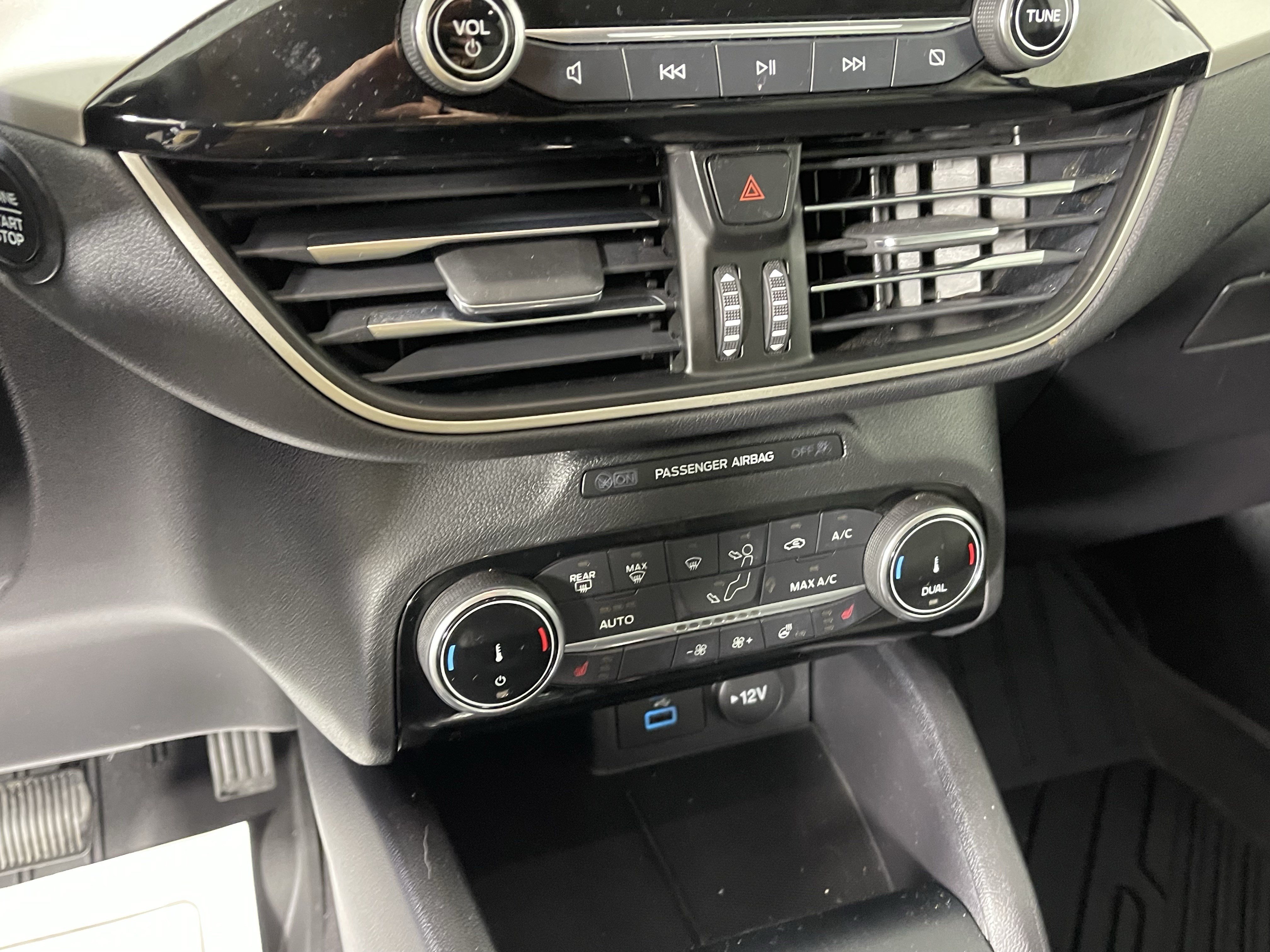 Certified 2022 Ford Escape SE w/ SE Sport Appearance Package AWD/4WD image 19
