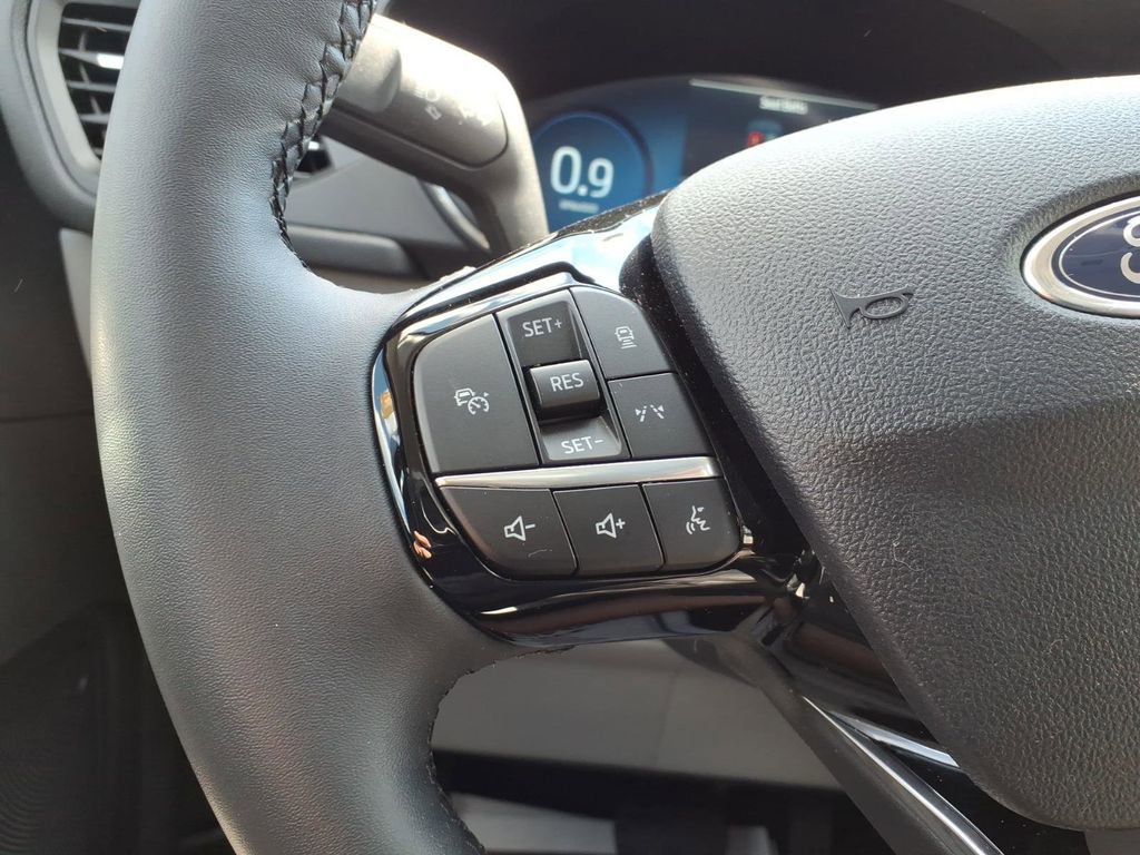 Certified 2024 Ford Escape Platinum image 17