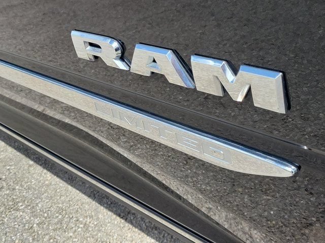 Used 2022 RAM 2500 Limited w/ Towing Technology Group AWD/4WD image 12