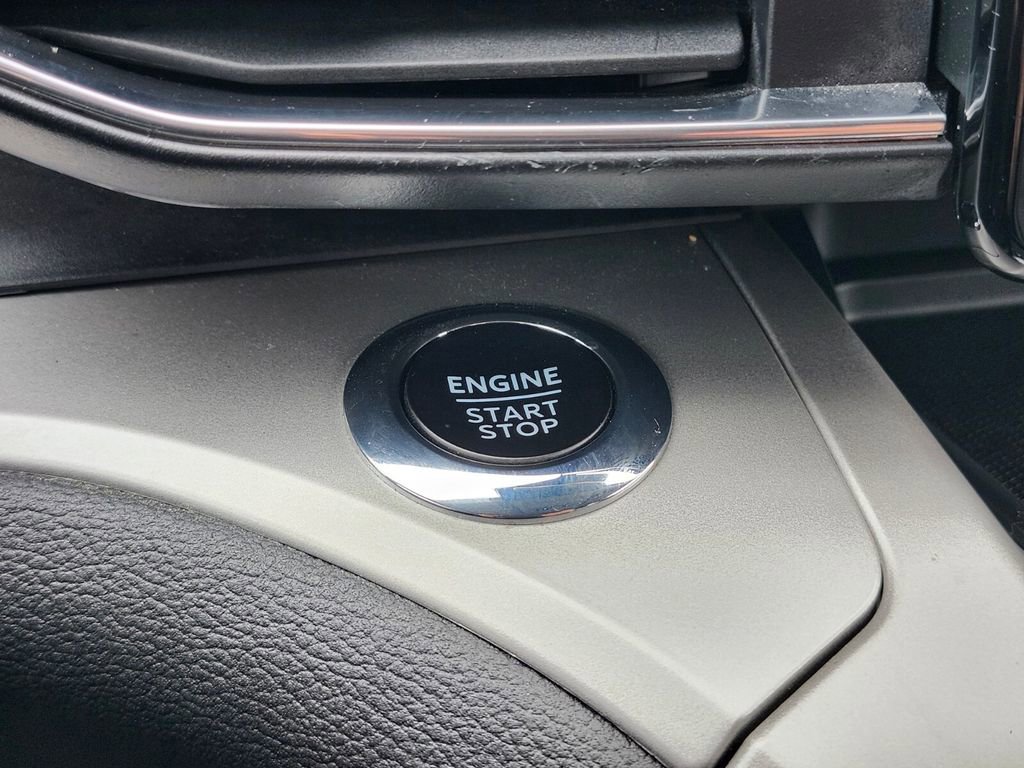 Certified 2022 Ford Explorer XLT w/ Equipment Group 202A image 26