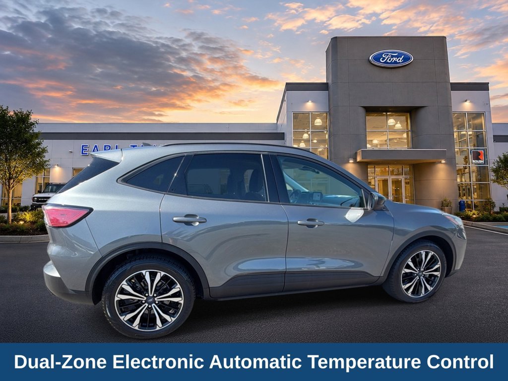 Certified 2022 Ford Escape SE w/ SE Sport Appearance Package FWD image 8