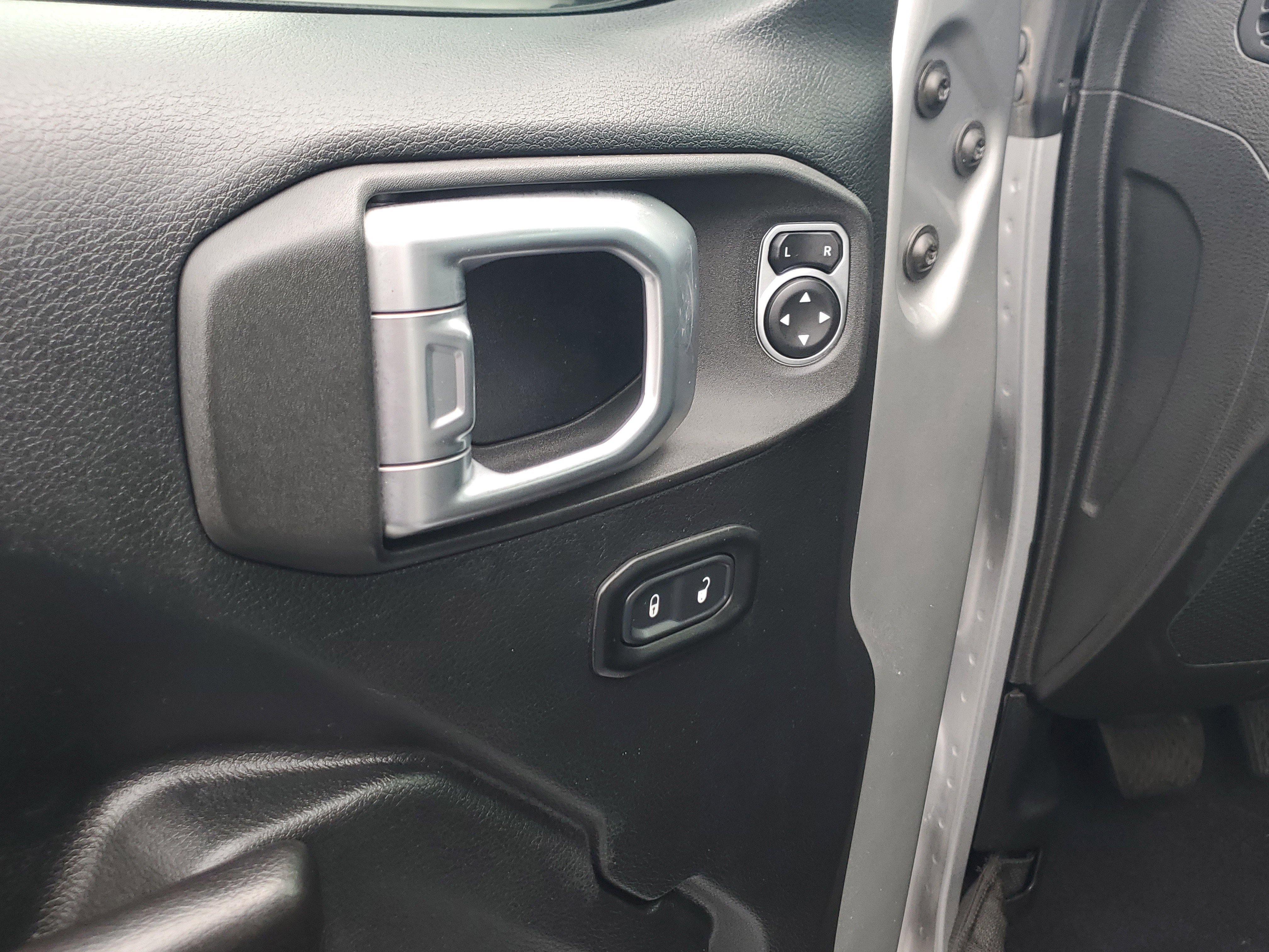 Used 2020 Jeep Wrangler Unlimited Sport S image 18