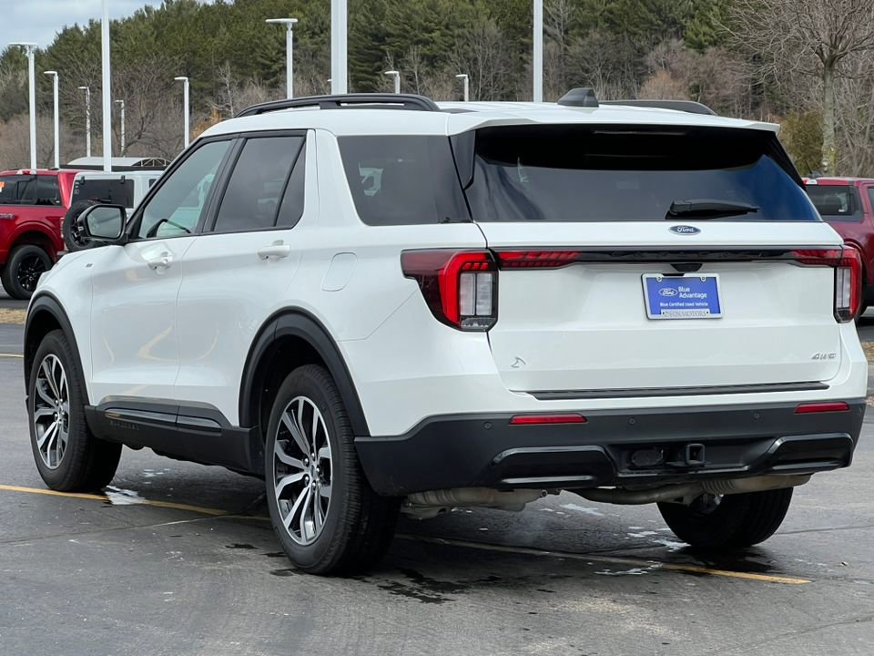 Certified 2025 Ford Explorer ST-Line image 4