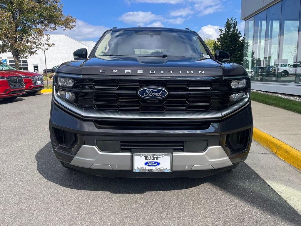 Certified 2025 Ford Expedition Platinum w/ Driver's Package AWD/4WD image 2