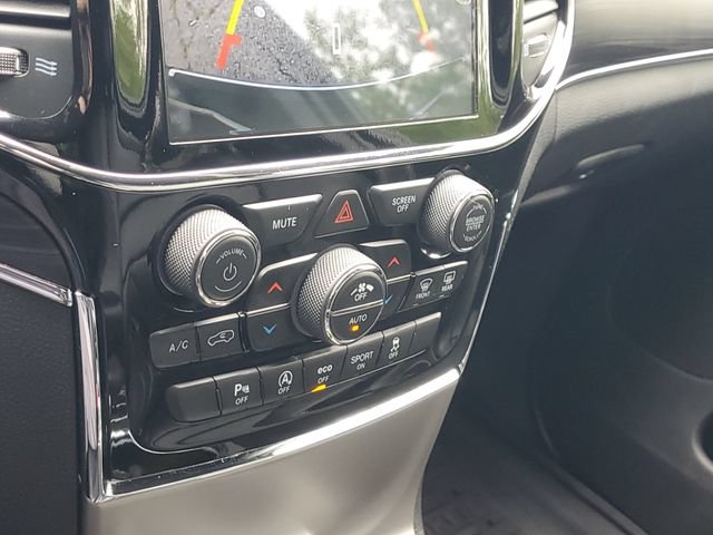 Used 2019 Jeep Grand Cherokee Limited AWD/4WD image 27