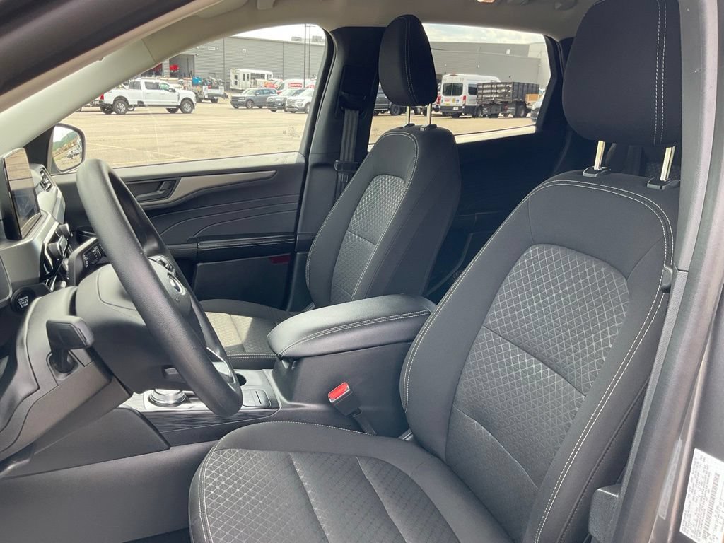 Certified 2025 Ford Escape Active AWD/4WD image 13