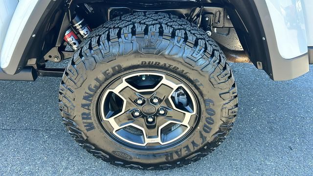 Used 2023 Jeep Gladiator Mojave w/ Cold Weather Group AWD/4WD image 6