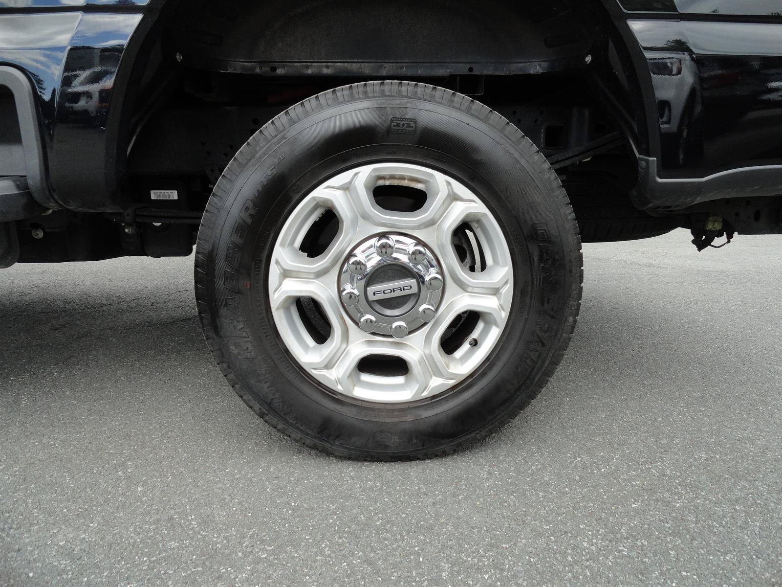 Certified 2025 Ford F250 XLT w/ Snow Plow Prep Package AWD/4WD image 9