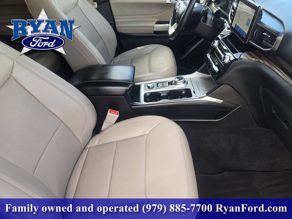 Certified 2024 Ford Explorer Limited AWD/4WD image 10