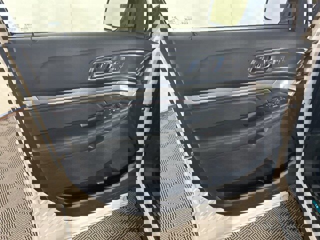 Certified 2017 Ford Explorer Sport w/ Equipment Group 401A image 9