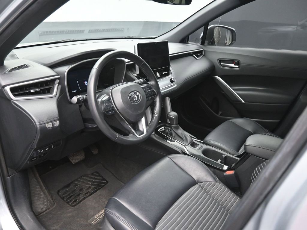 Used 2023 Toyota Corolla Cross XSE w/ Convenience Package image 19