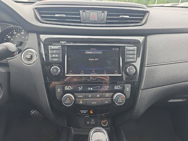 Used 2018 Nissan Rogue SV AWD/4WD image 32