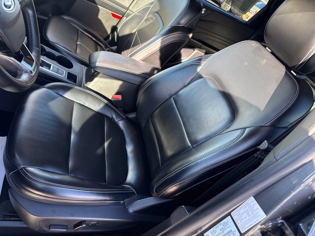Certified 2024 Ford Escape Platinum AWD/4WD image 17