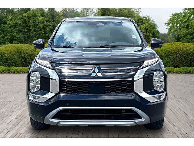 Used 2025 Mitsubishi Outlander SE FWD image 2