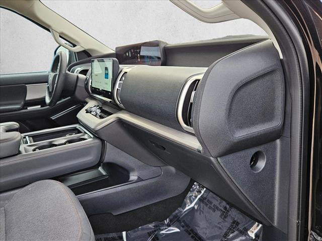 Certified 2025 Ford Expedition Active RWD image 19