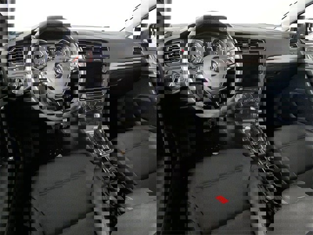 Used 2018 Volkswagen Golf SE image 10