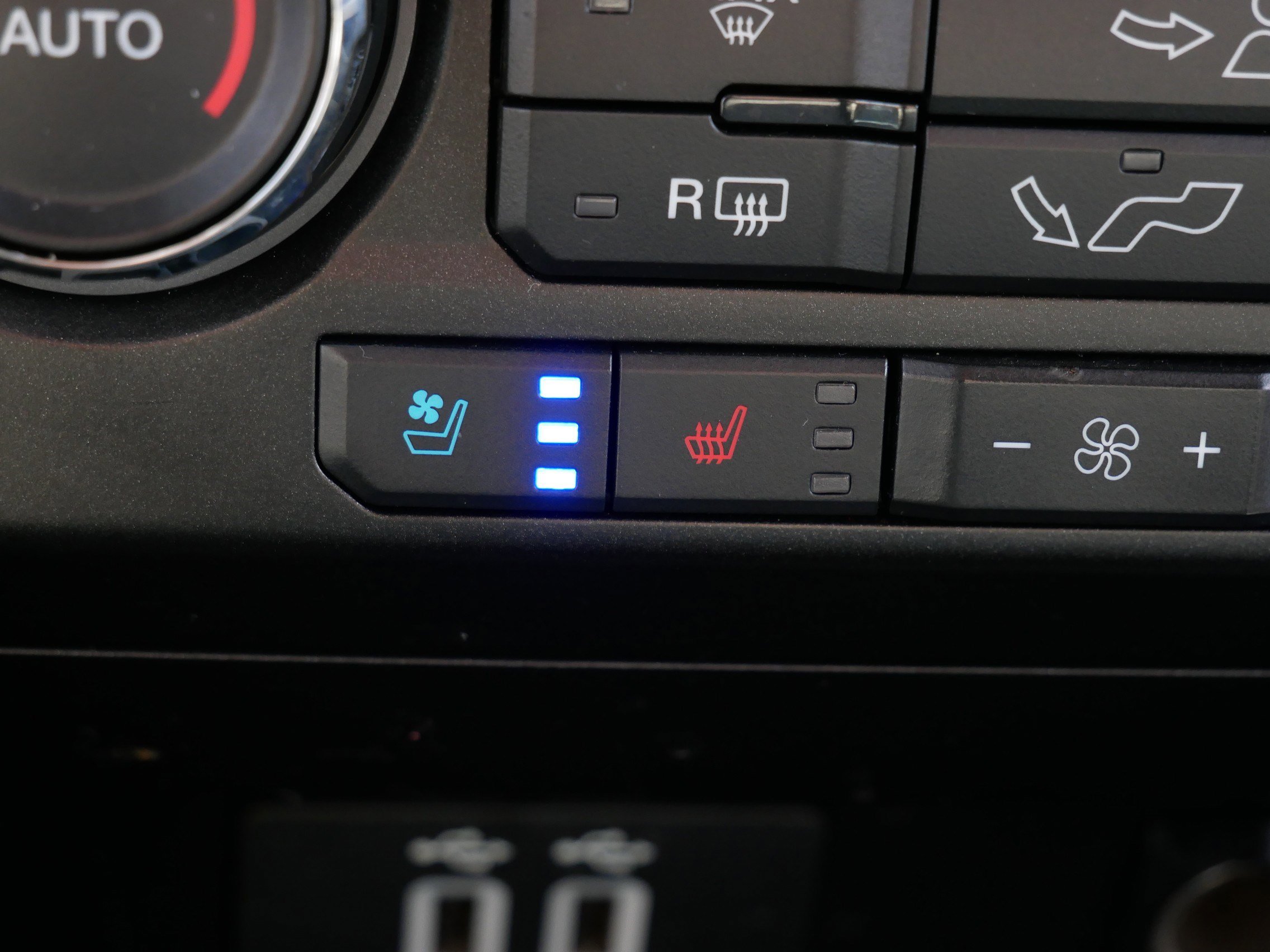 Certified 2018 Ford F150 Lariat AWD/4WD image 32