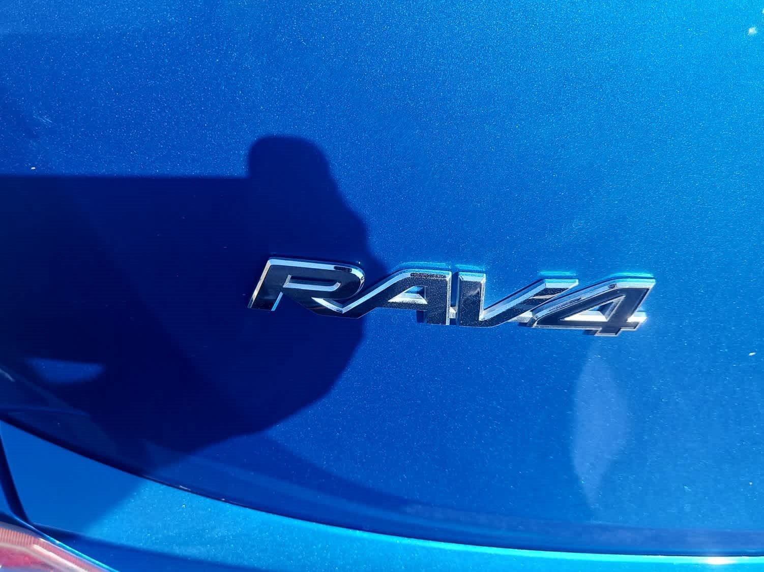 Used 2017 Toyota RAV4 SE image 10