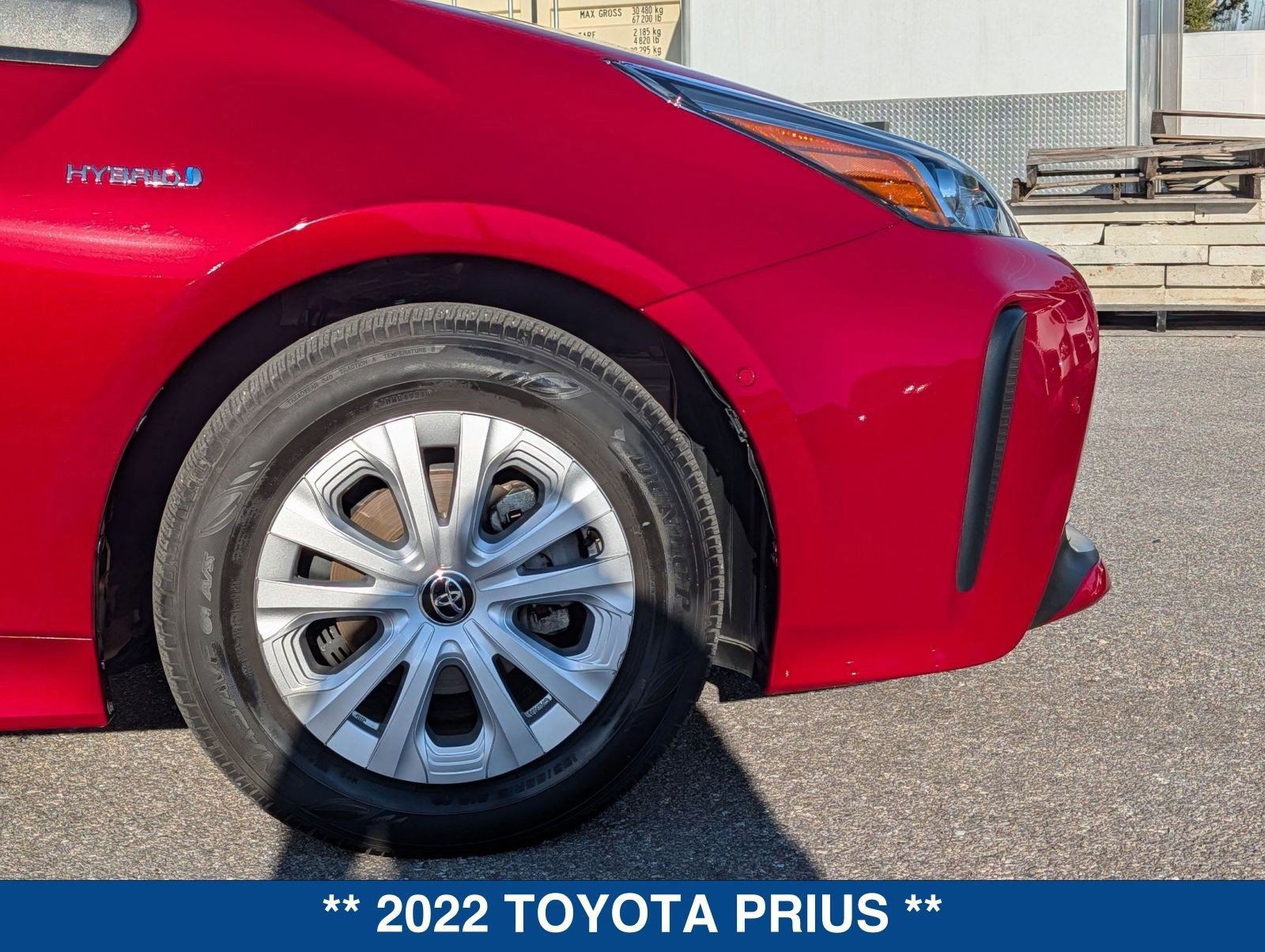 Used 2022 Toyota Prius LE image 12