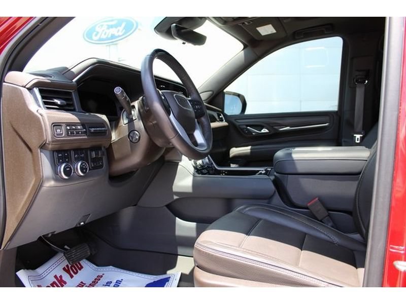 Used 2024 GMC Yukon Denali w/ Advanced Technology Package AWD/4WD image 12