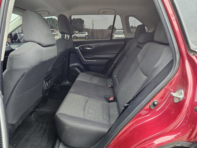 Used 2021 Toyota RAV4 XLE image 17
