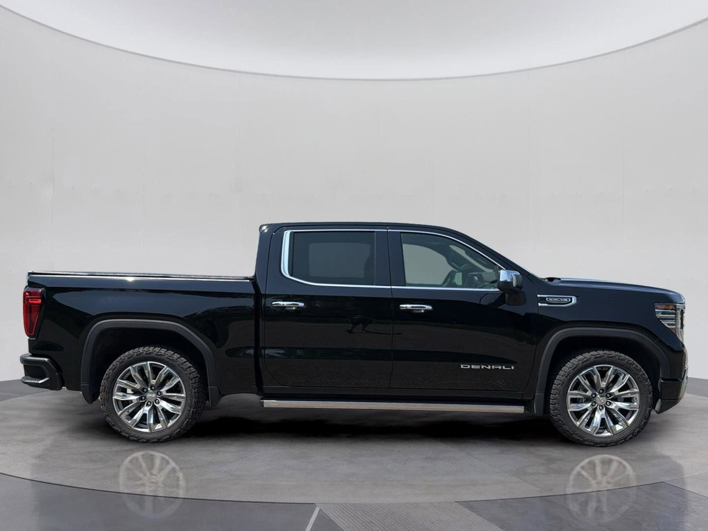 Used 2022 GMC Sierra 1500 Denali w/ Denali Reserve Package image 7