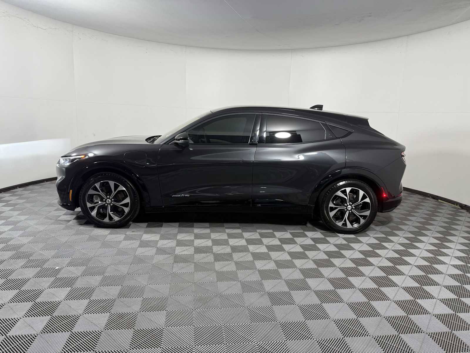 Certified 2022 Ford Mustang Mach-E Premium image 2