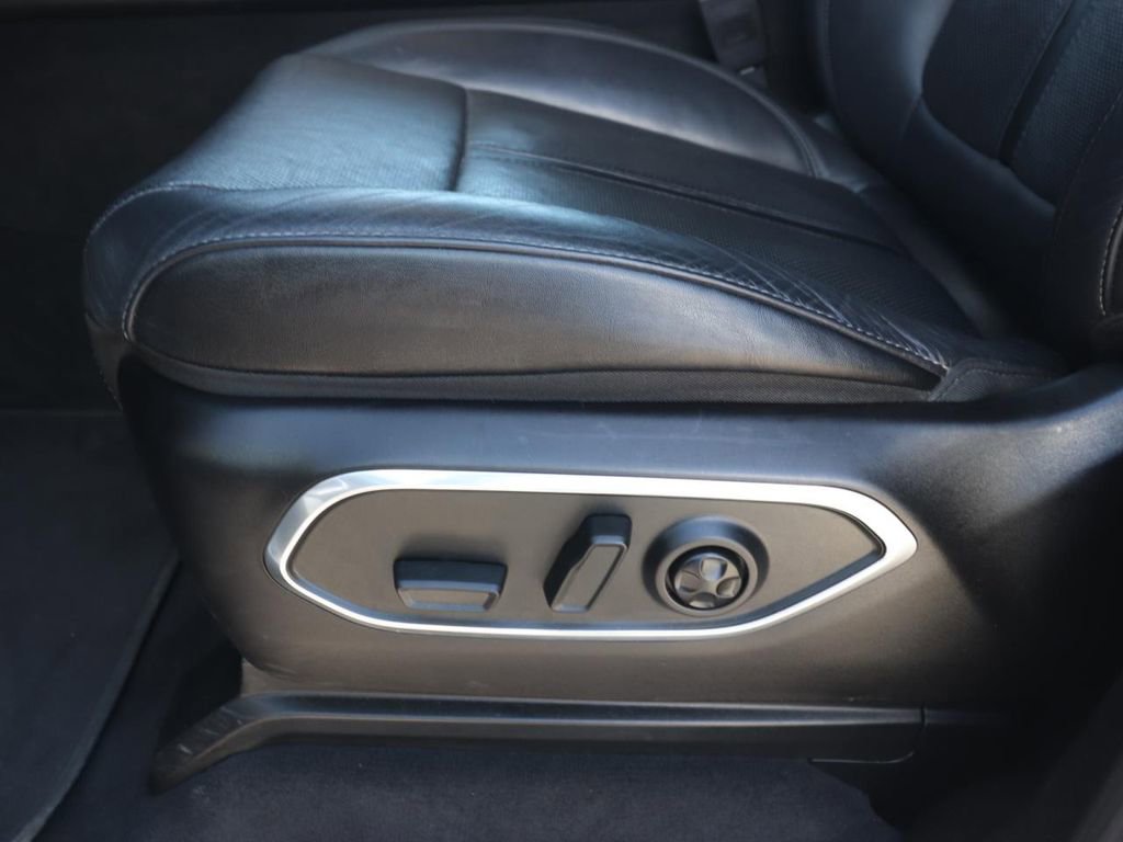Used 2024 Jeep Wagoneer Series II w/ Flexible Seating Group AWD/4WD image 19