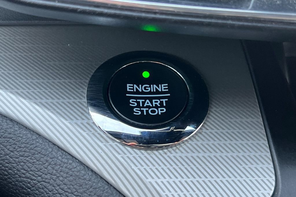 Certified 2020 Ford Explorer XLT w/ Equipment Group 202A image 25