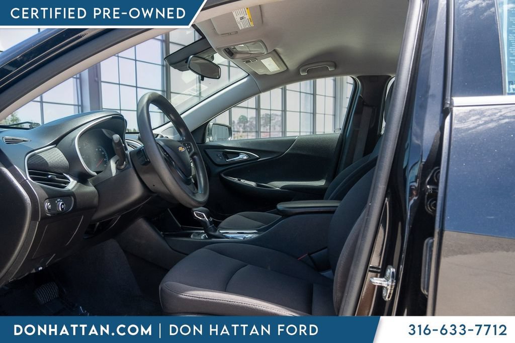 Used 2023 Chevrolet Malibu LT w/ Driver Confidence Package FWD image 4