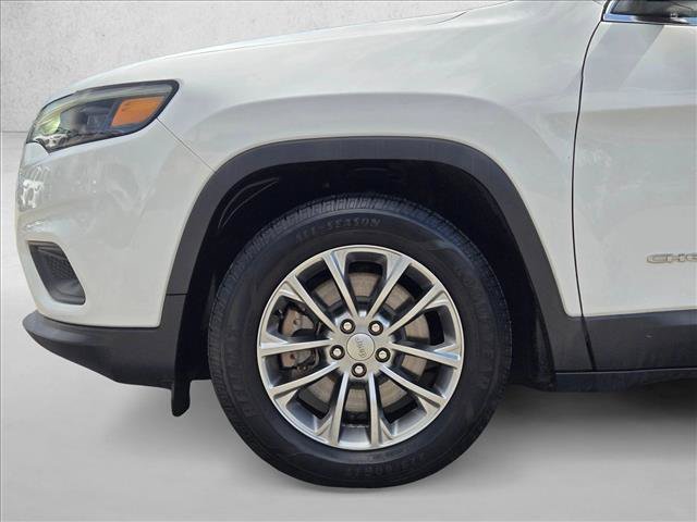 Used 2020 Jeep Cherokee Latitude Plus w/ Cold Weather Group FWD image 8