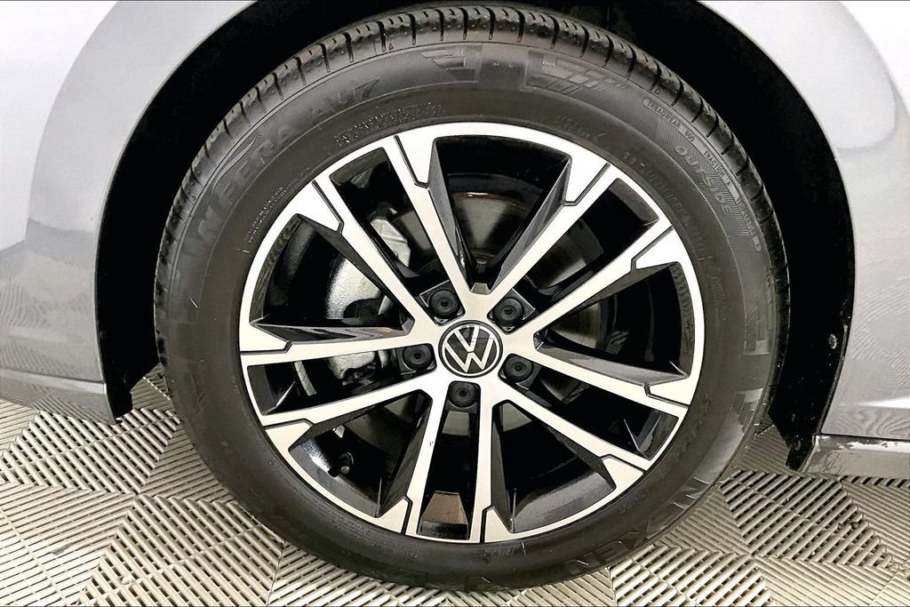 Used 2025 Volkswagen Jetta Sport FWD image 7