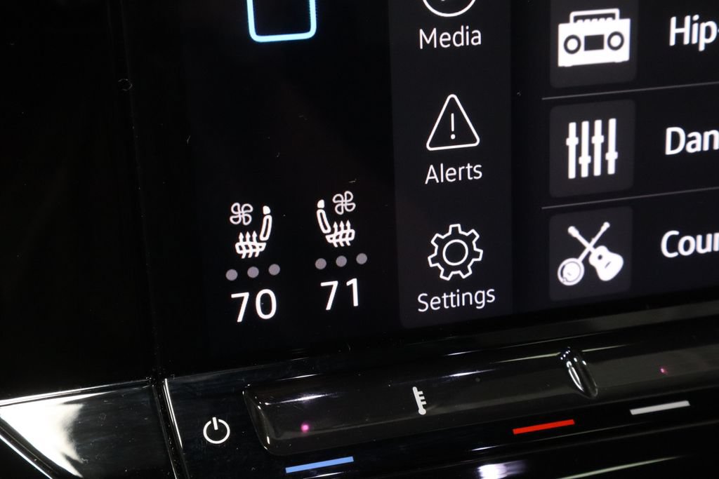 Used 2025 Volkswagen Atlas Cross Sport SEL Premium R-Line AWD/4WD image 5