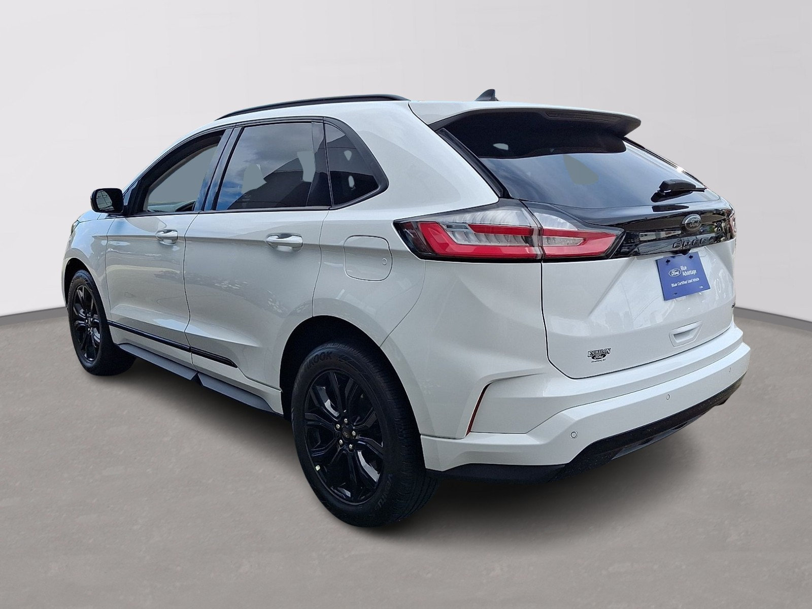 Certified 2022 Ford Edge SE w/ Black Appearance Package AWD/4WD image 4