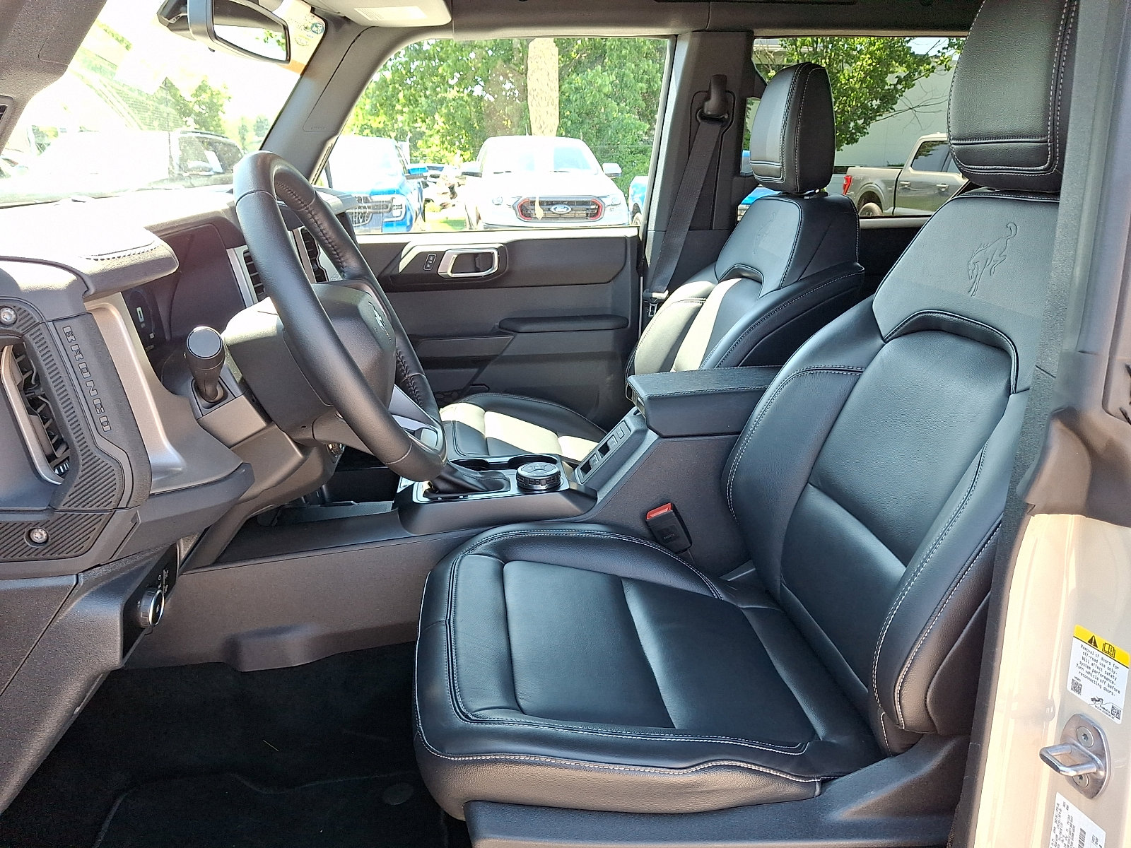 Certified 2025 Ford Bronco Outer Banks AWD/4WD image 15