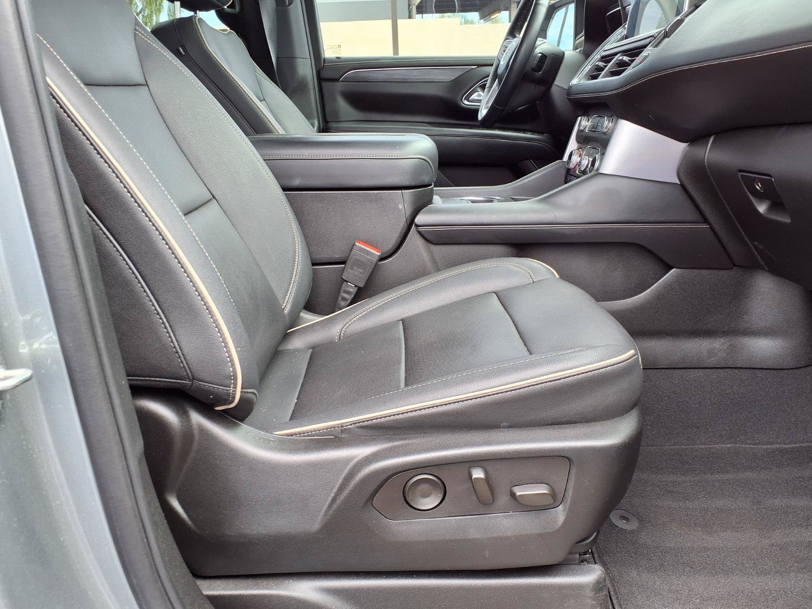 Used 2023 GMC Yukon SLT w/ SLT Premium Package AWD/4WD image 11