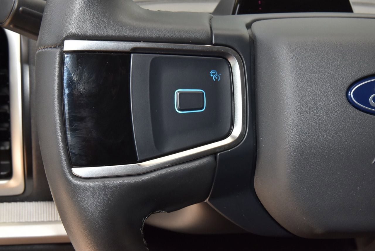 Certified 2025 Ford Expedition Active AWD/4WD image 24
