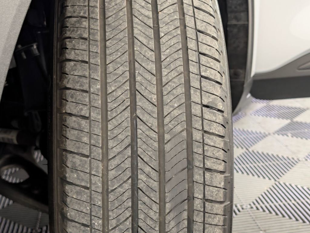 Certified 2025 Ford Escape ST-Line FWD image 26