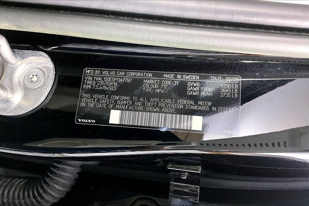 Used 2023 Volvo XC60 B5 Plus FWD image 32