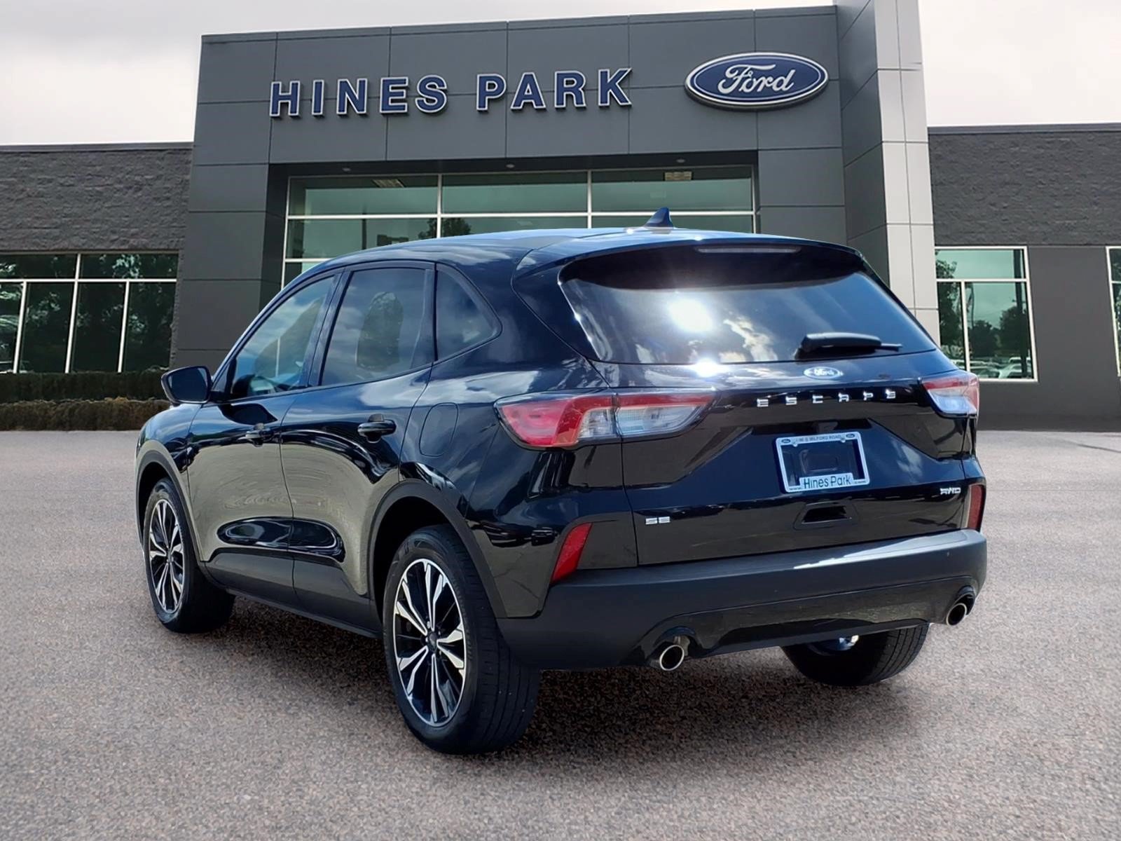 Certified 2022 Ford Escape SE w/ SE Sport Appearance Package AWD/4WD image 5