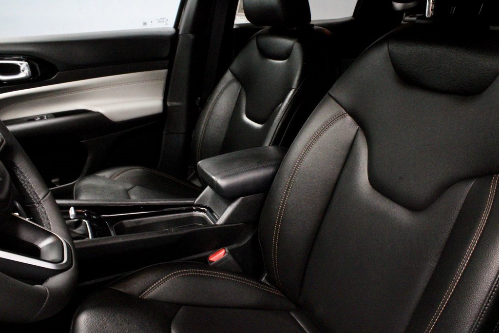 Used 2024 Jeep Compass Limited image 23