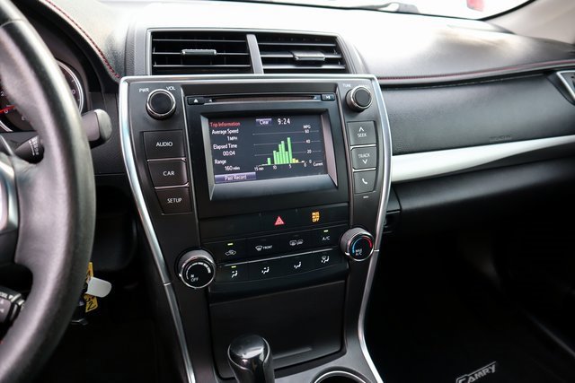 Used 2017 Toyota Camry SE image 25