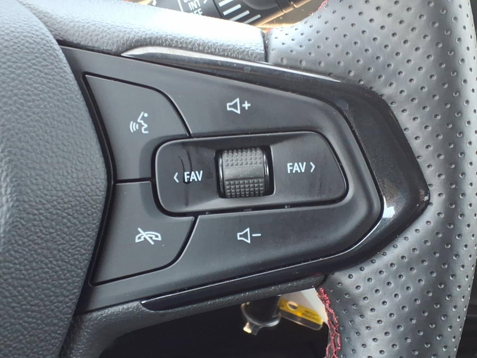 Used 2025 Chevrolet Trax RS w/ Driver Confidence Package FWD image 20