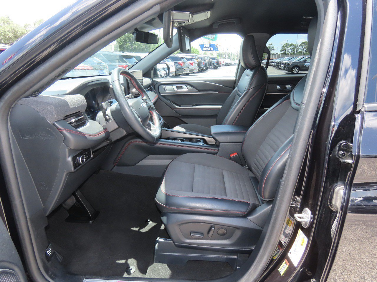 Certified 2025 Ford Explorer ST-Line AWD/4WD image 27