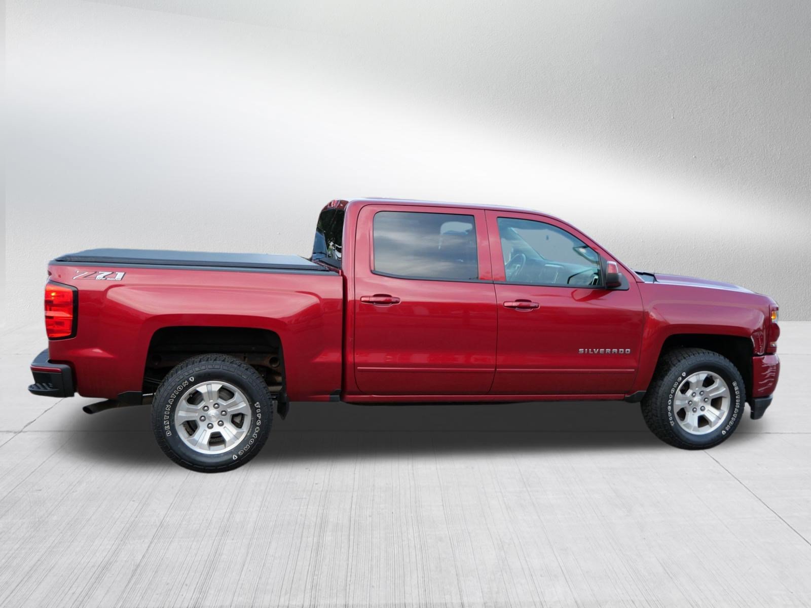 Used 2018 Chevrolet Silverado 1500 LT w/ All Star Edition AWD/4WD image 8