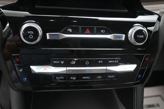 Certified 2021 Ford Explorer Limited AWD/4WD image 12